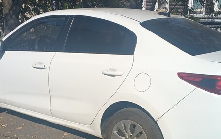 KIA Rio IV, 2018 год, 780 000 рублей, 2 фотография