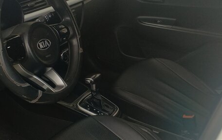 KIA Rio IV, 2018 год, 780 000 рублей, 3 фотография
