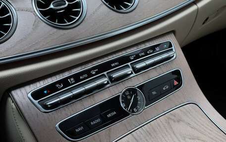 Mercedes-Benz E-Класс, 2017 год, 3 999 000 рублей, 19 фотография