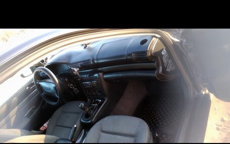 Audi A4, 1996 год, 300 000 рублей, 3 фотография