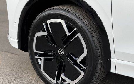 Volkswagen Tiguan, 2024 год, 4 300 000 рублей, 8 фотография