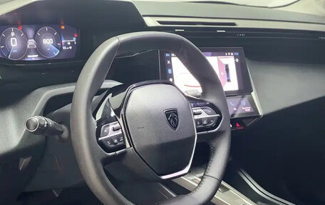 Peugeot 408, 2023 год, 2 820 000 рублей, 16 фотография