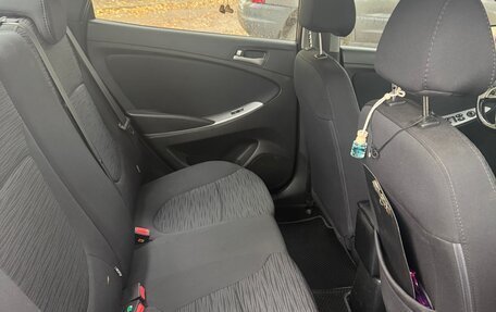 Hyundai Solaris II рестайлинг, 2015 год, 860 000 рублей, 6 фотография