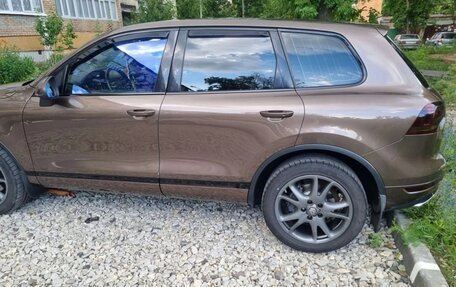 Volkswagen Touareg III, 2012 год, 1 600 000 рублей, 2 фотография