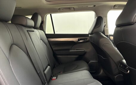 Toyota Highlander, 2025 год, 5 790 000 рублей, 13 фотография