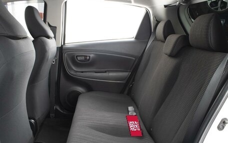 Toyota Vitz, 2017 год, 990 000 рублей, 9 фотография