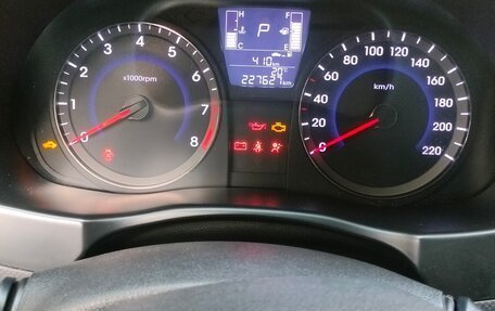 Hyundai Solaris II рестайлинг, 2016 год, 990 000 рублей, 10 фотография