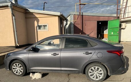 Hyundai Solaris II рестайлинг, 2021 год, 1 550 000 рублей, 1 фотография