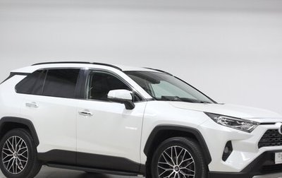 Toyota RAV4, 2019 год, 3 680 000 рублей, 1 фотография