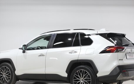 Toyota RAV4, 2019 год, 3 680 000 рублей, 3 фотография