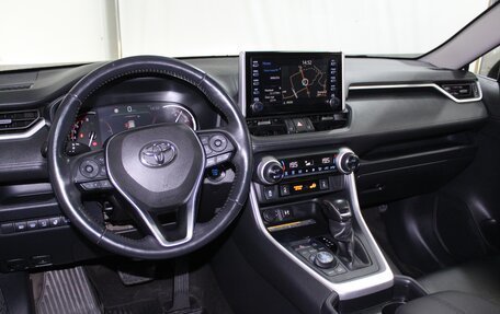 Toyota RAV4, 2019 год, 3 680 000 рублей, 18 фотография