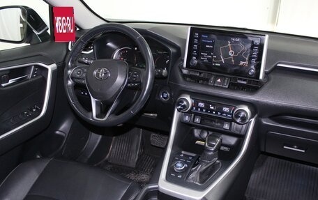 Toyota RAV4, 2019 год, 3 680 000 рублей, 19 фотография