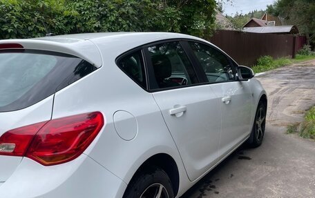 Opel Astra J, 2013 год, 1 000 000 рублей, 2 фотография