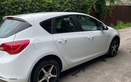 Opel Astra J, 2013 год, 1 000 000 рублей, 3 фотография