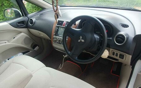 Mitsubishi Colt VI рестайлинг, 2006 год, 525 000 рублей, 3 фотография