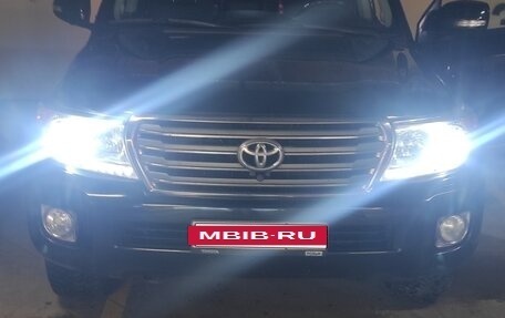 Toyota Land Cruiser 200, 2015 год, 4 000 000 рублей, 7 фотография