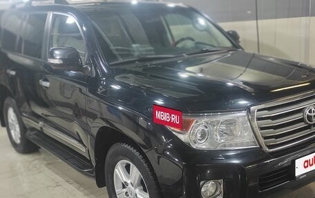 Toyota Land Cruiser 200, 2015 год, 4 000 000 рублей, 2 фотография
