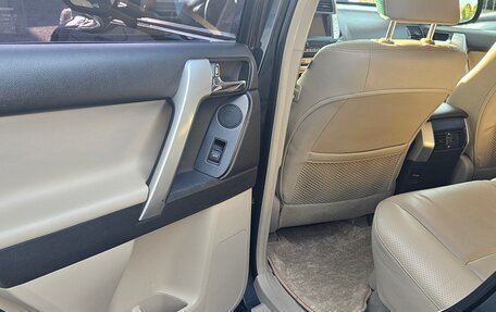 Toyota Land Cruiser Prado 150 рестайлинг 2, 2010 год, 2 850 000 рублей, 16 фотография
