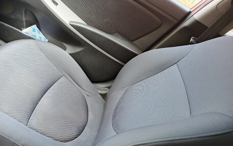 Hyundai Solaris II рестайлинг, 2011 год, 740 000 рублей, 12 фотография