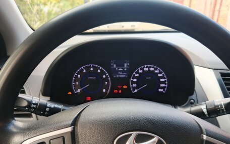 Hyundai Solaris II рестайлинг, 2011 год, 740 000 рублей, 11 фотография