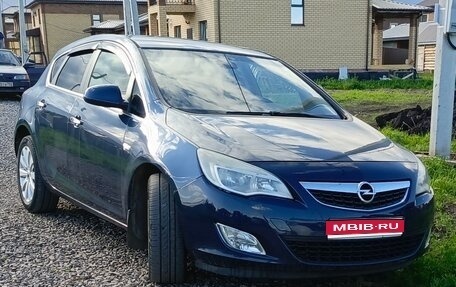 Opel Astra J, 2011 год, 650 000 рублей, 1 фотография