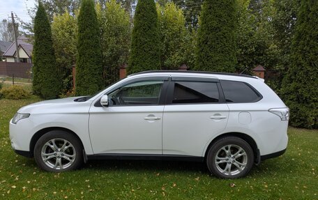 Mitsubishi Outlander III рестайлинг 3, 2012 год, 1 540 000 рублей, 2 фотография