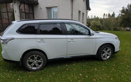 Mitsubishi Outlander III рестайлинг 3, 2012 год, 1 540 000 рублей, 4 фотография