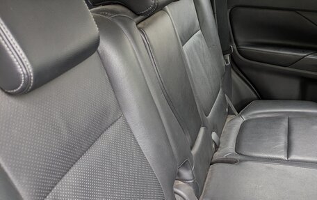 Mitsubishi Outlander III рестайлинг 3, 2012 год, 1 540 000 рублей, 8 фотография