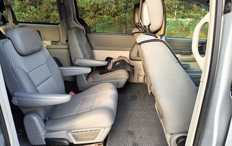Chrysler Town & Country V рестайлинг, 2010 год, 1 250 000 рублей, 7 фотография
