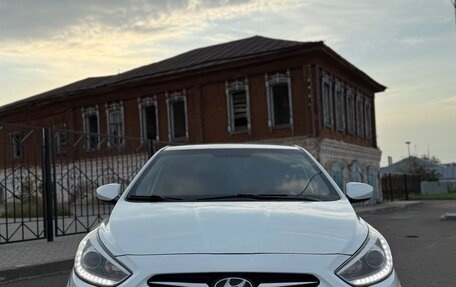 Hyundai Solaris II рестайлинг, 2013 год, 670 000 рублей, 1 фотография