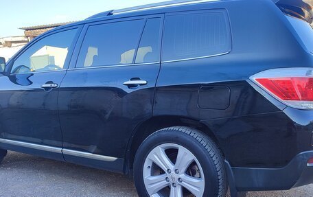 Toyota Highlander III, 2012 год, 2 400 000 рублей, 3 фотография