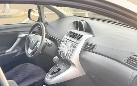 Toyota Verso I, 2011 год, 1 450 000 рублей, 11 фотография