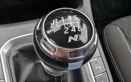 Hyundai i30 N, 2019 год, 1 950 000 рублей, 16 фотография