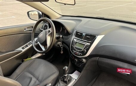 Hyundai Solaris II рестайлинг, 2012 год, 830 000 рублей, 6 фотография