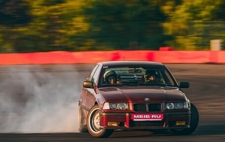 BMW 3 серия, 1994 год, 1 050 000 рублей, 18 фотография