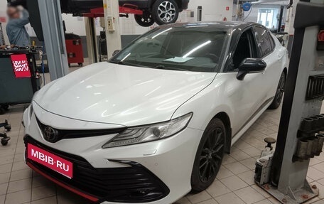 Toyota Camry, 2022 год, 3 690 000 рублей, 1 фотография