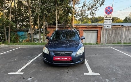 KIA cee'd I рестайлинг, 2009 год, 585 000 рублей, 2 фотография