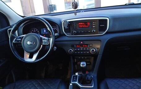KIA Sportage IV рестайлинг, 2019 год, 1 800 000 рублей, 2 фотография