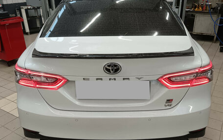 Toyota Camry, 2022 год, 3 690 000 рублей, 5 фотография