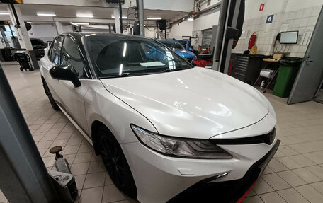 Toyota Camry, 2022 год, 3 690 000 рублей, 3 фотография