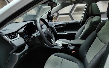 Toyota RAV4, 2025 год, 4 200 000 рублей, 19 фотография
