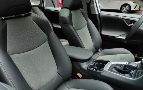 Toyota RAV4, 2025 год, 4 200 000 рублей, 23 фотография