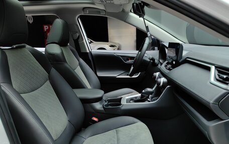 Toyota RAV4, 2025 год, 4 200 000 рублей, 26 фотография