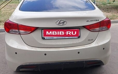 Hyundai Elantra V, 2012 год, 900 000 рублей, 1 фотография