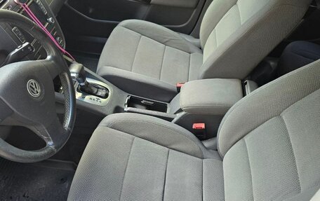 Volkswagen Golf V, 2004 год, 675 000 рублей, 2 фотография