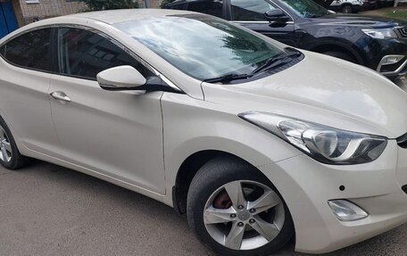 Hyundai Elantra V, 2012 год, 900 000 рублей, 3 фотография
