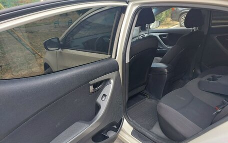 Hyundai Elantra V, 2012 год, 900 000 рублей, 8 фотография