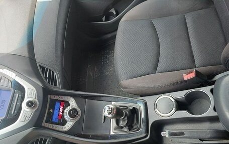 Hyundai Elantra V, 2012 год, 900 000 рублей, 5 фотография