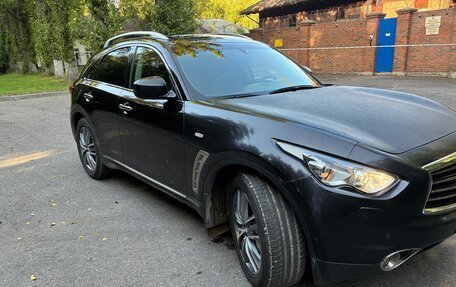 Infiniti QX70, 2016 год, 2 480 000 рублей, 14 фотография