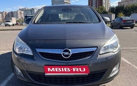 Opel Astra J, 2011 год, 675 000 рублей, 14 фотография